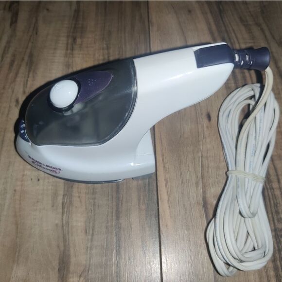 Black & Decker Gizmo Steam 'N Crease 3 In 1 Iron M - Picture 8 of 9